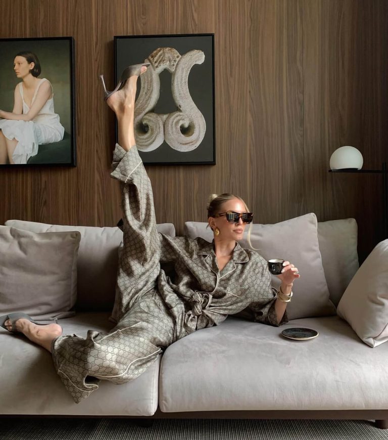 H Leonie Hanne με pajamas look