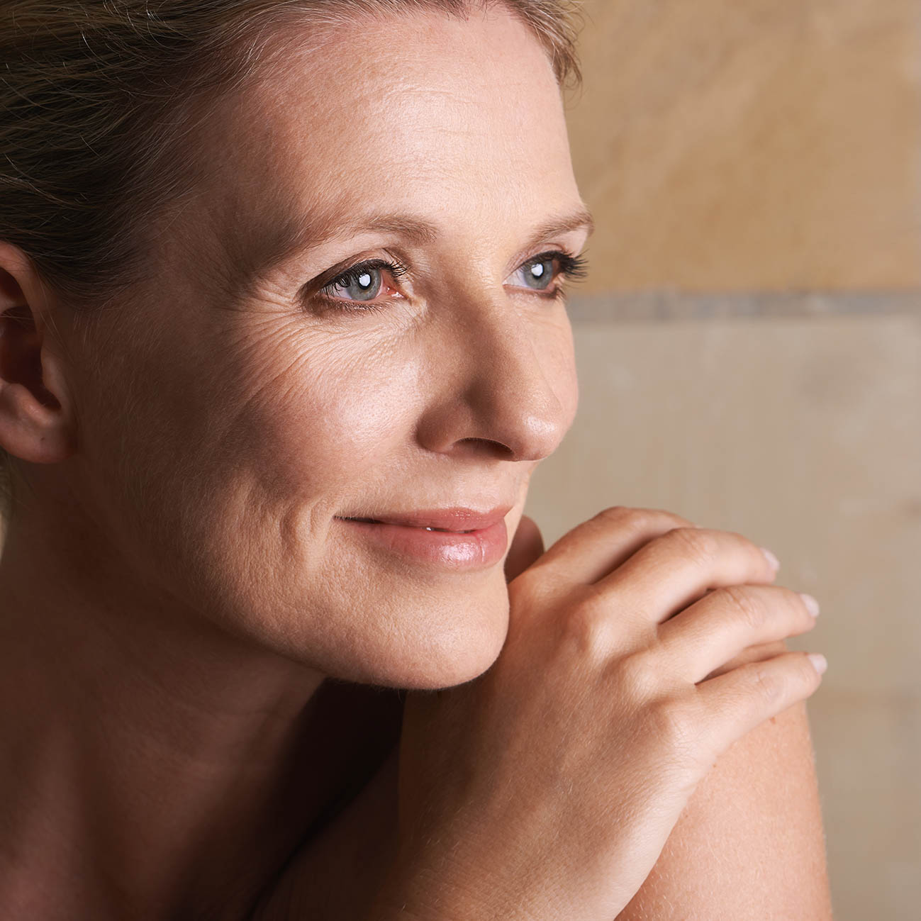 Κοντινό πλάνο προσώπου όμορφης γυναίκας