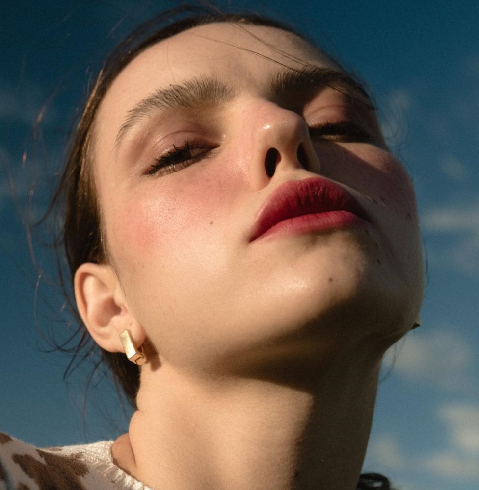 χείλη απόχρωση μούρων