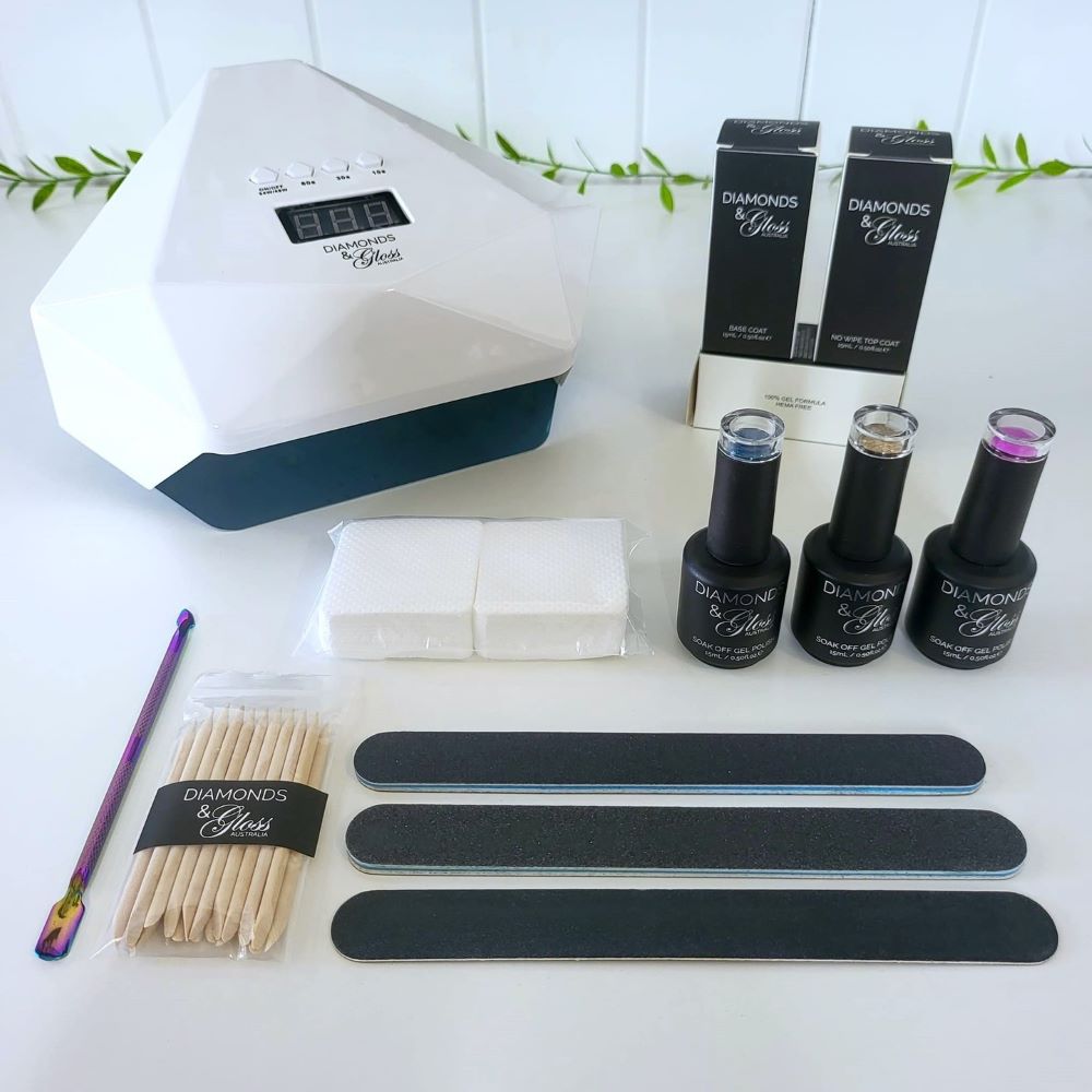 μπεζ cat-eye μανικιούρ