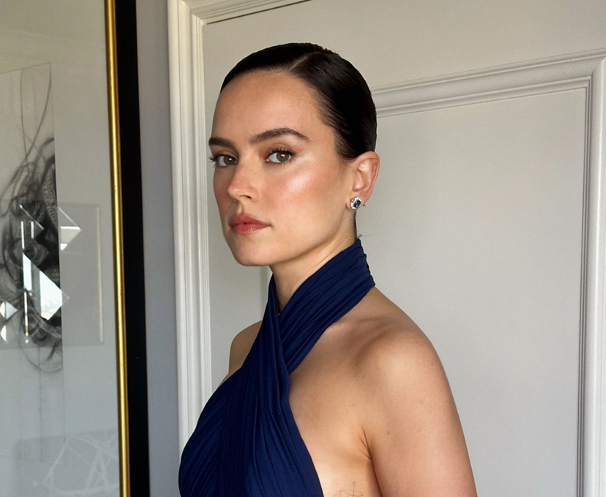 λαμπερή βάση μακιγιάζ