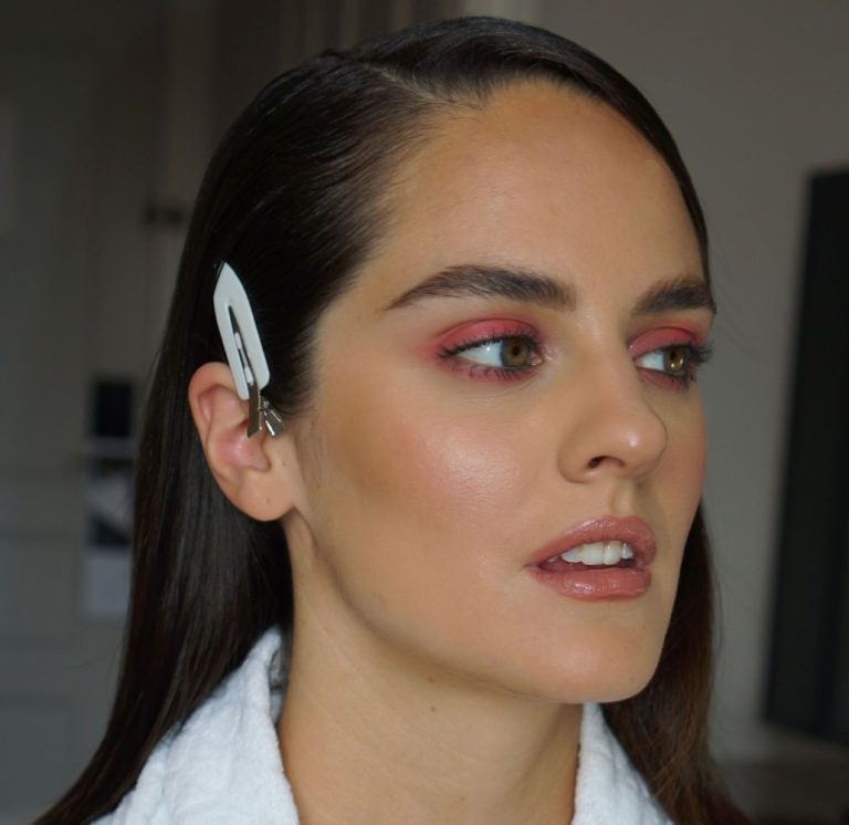 κρεμώδης σκιά ματιών