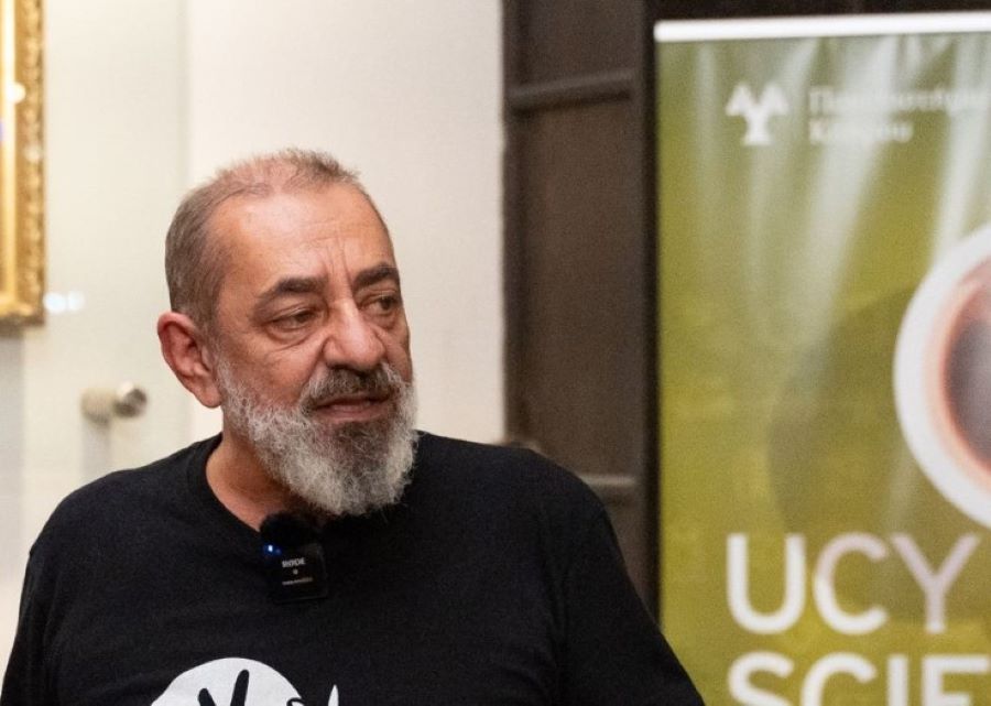 Αντώνης Καφετζόπουλος