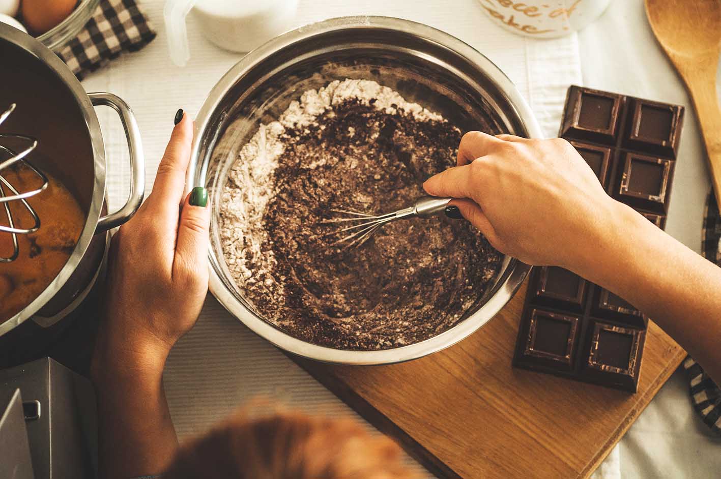 Φτιάχνοντας μπισκότα ή κέικ