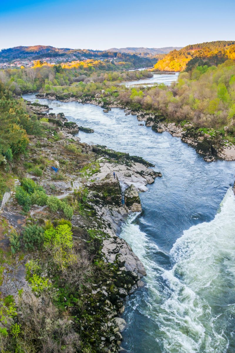 Το ποτάμι στα σύνορα του Μινχο της Πορτογαλίας