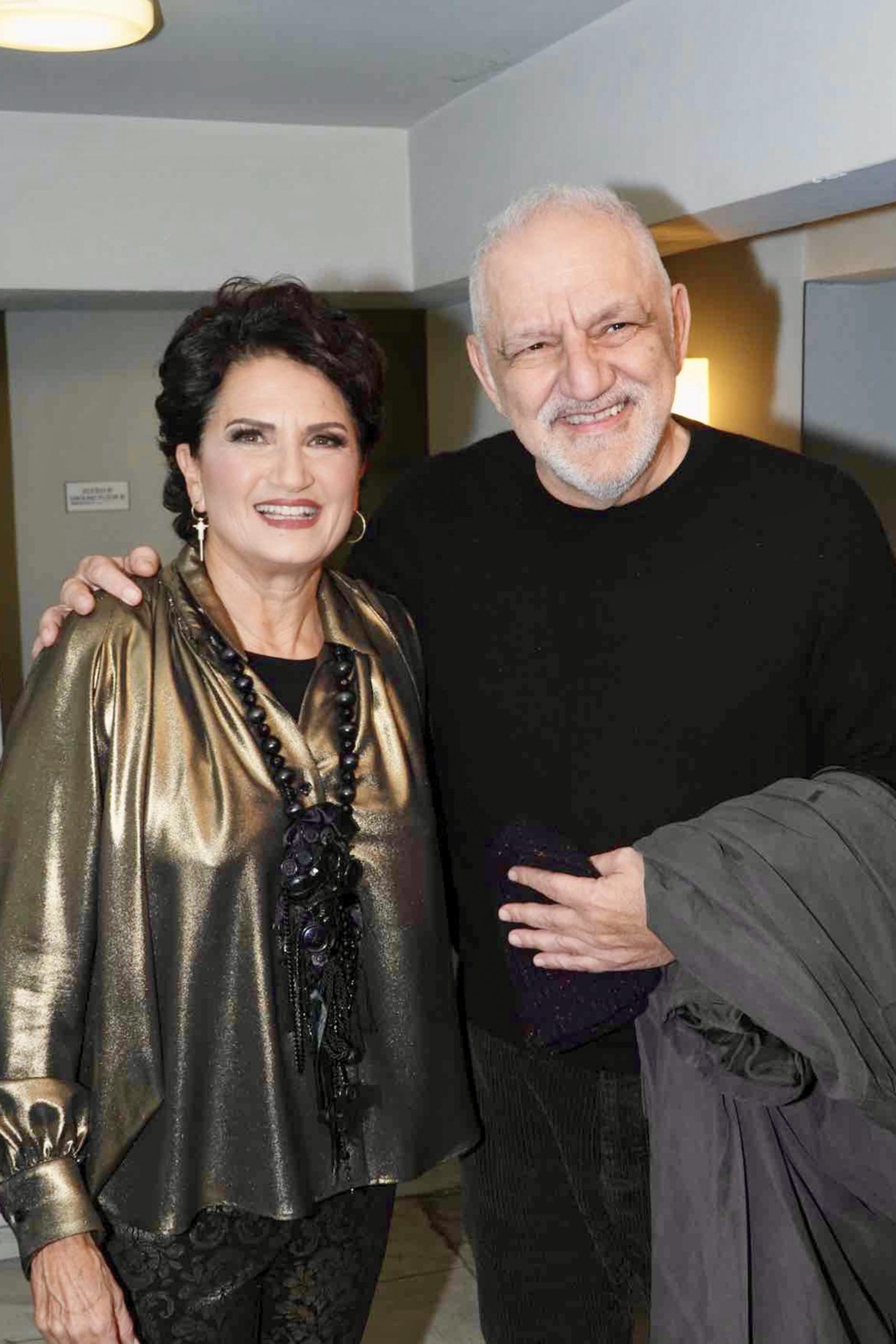 Η Άλκηστις Πρωτοψάλτη με τον Νίκο Πορτοκάλογου.