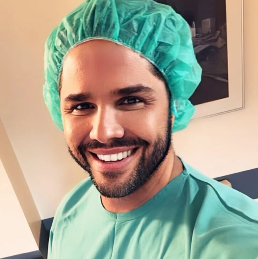 Ο Γιώργος Τσαλίκης στο χειρoυργείο