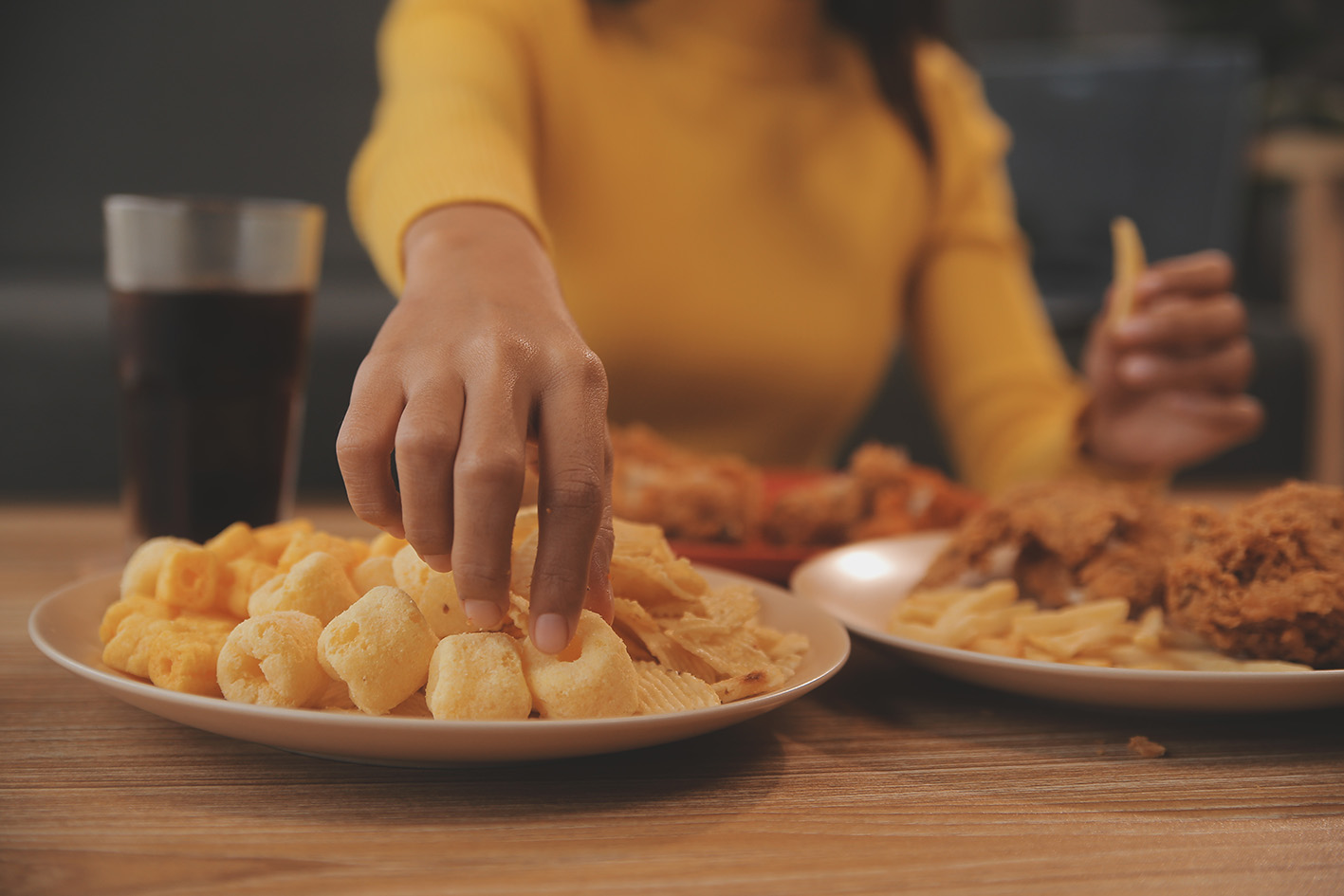 Γυναίκα τρώει