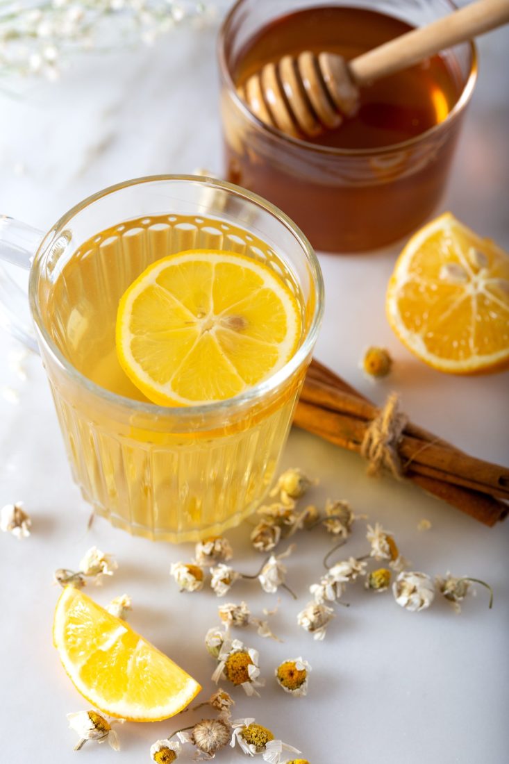 Χαμομήλι με λεμόνι και μέλι