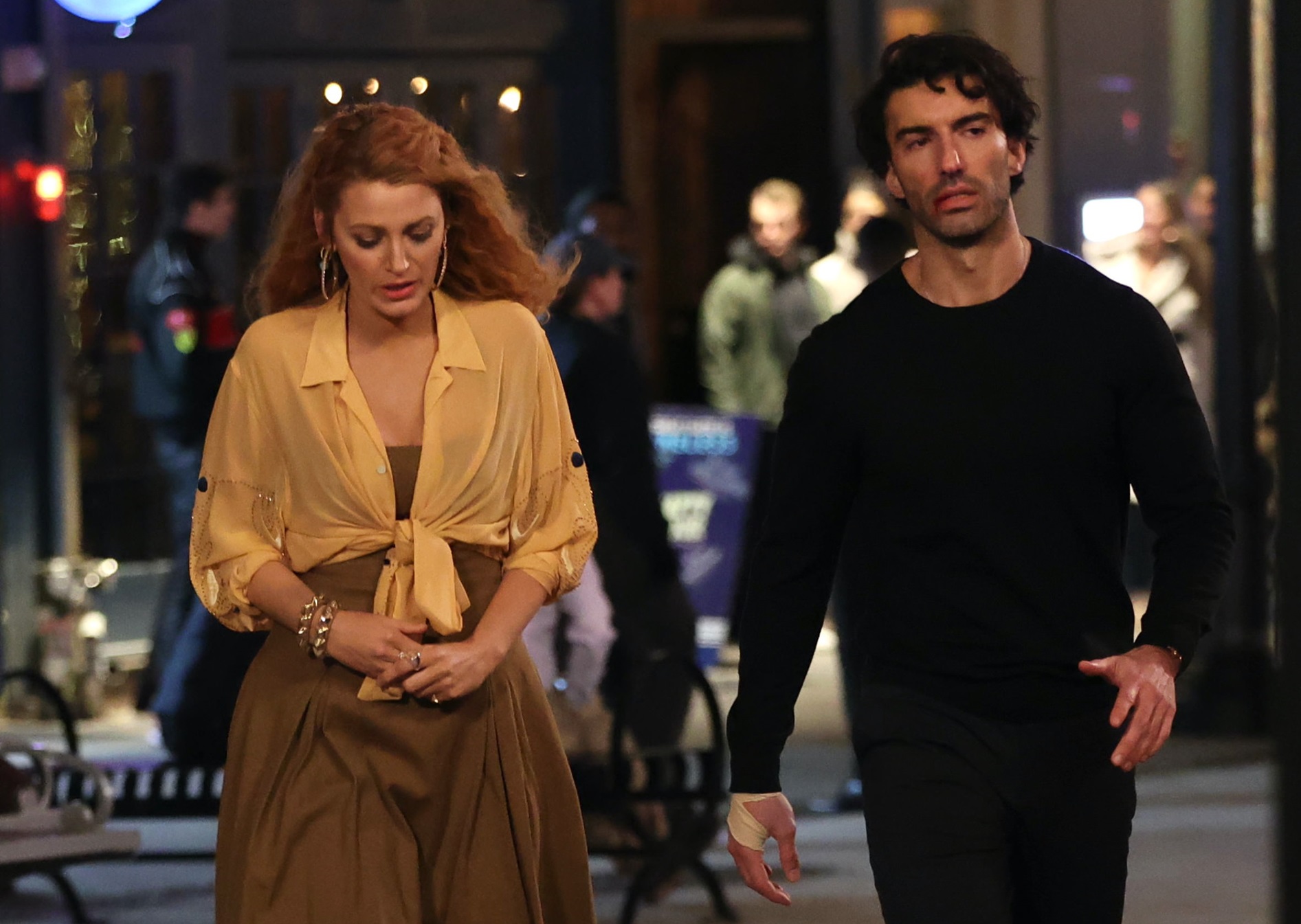 Η Blake Lively και ο Justin Baldoni εμφανίζονται στα γυρίσματα του "It Ends with Us" στις 12 Ιανουαρίου 2024 στο Τζερσεϊ Σίτι, Nιου Τζέρσεϊ.