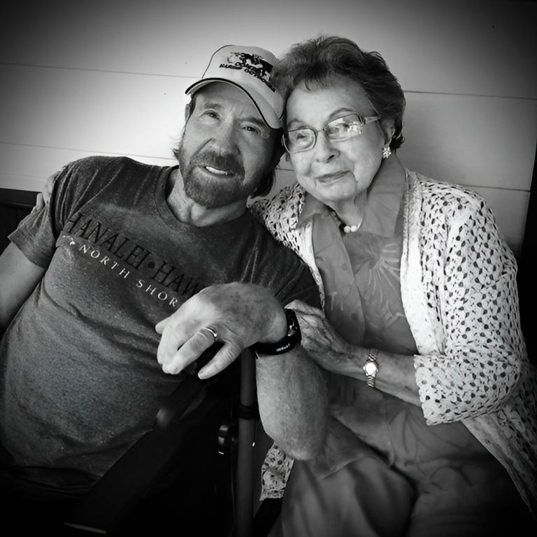 Ο Chuck Norris με την μητέρα του