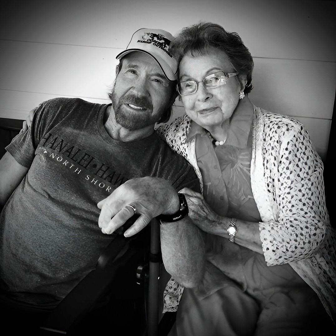 Ο Chuck Norris με την μητέρα του