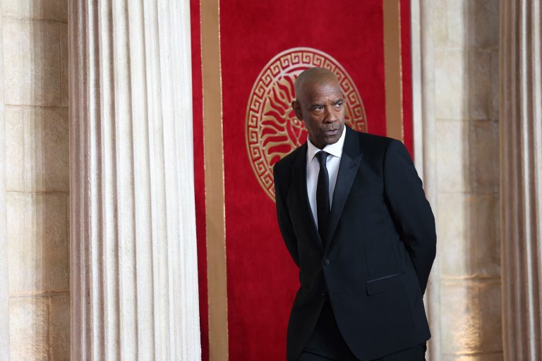 O Denzel Washington παρακολουθεί την παγκόσμια πρεμιέρα του «Gladiator II» στο κεντρικό Λονδίνο, 13 Νοεμβρίου 2024