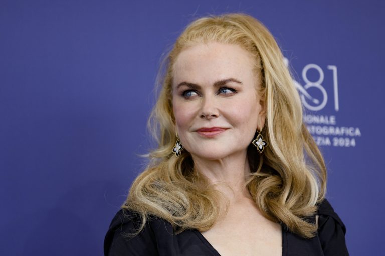 Η Nicole Kidman ποζάρει για το photocall του "Babygirl" κατά τη διάρκεια του 81ου Φεστιβάλ Κινηματογράφου της Βενετίας στις 30 Αυγούστου 2024.