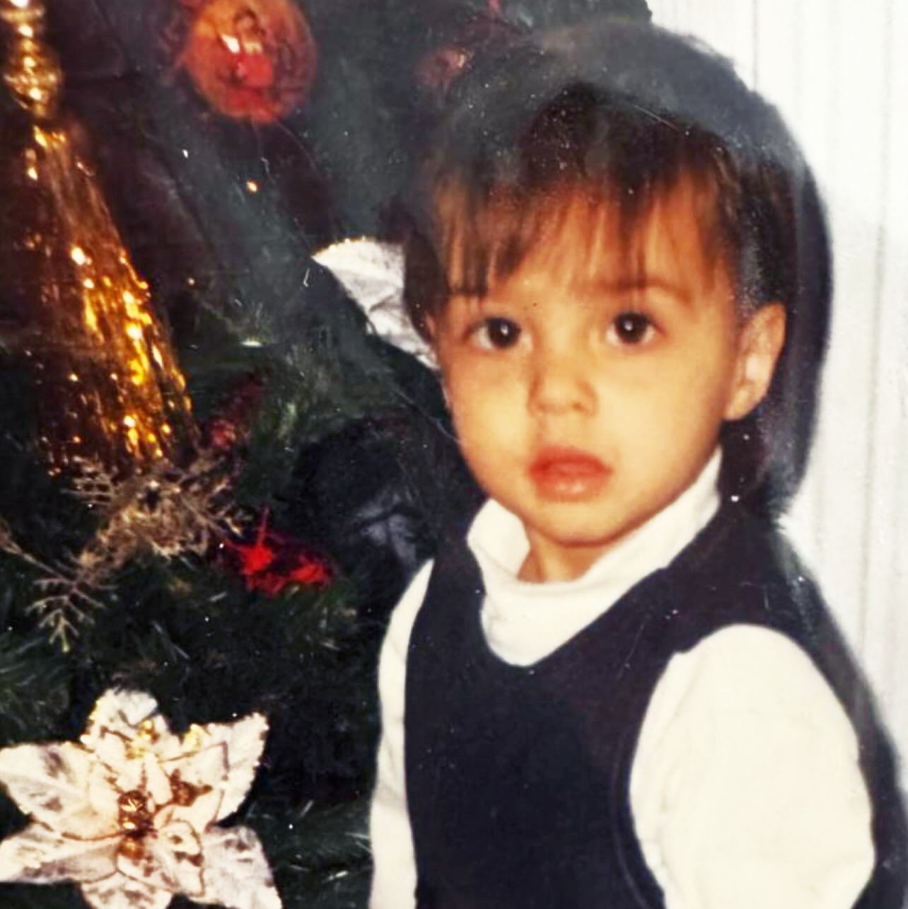 Η ηθοποιός Άννα Μπεζάν σε μικρή ηλικία