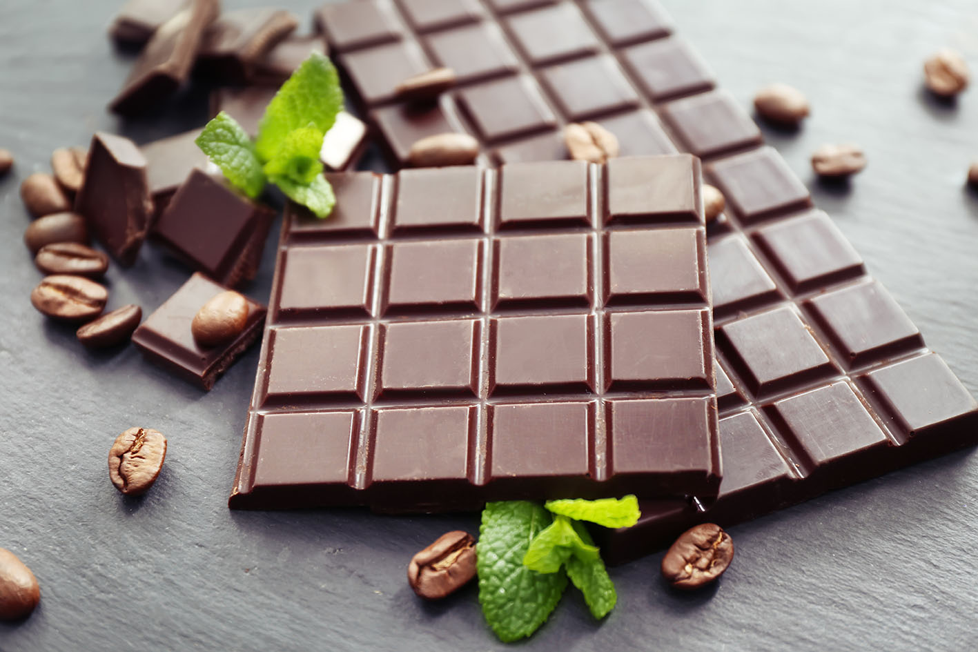 Μαύρη σοκολάτα κομμάτια