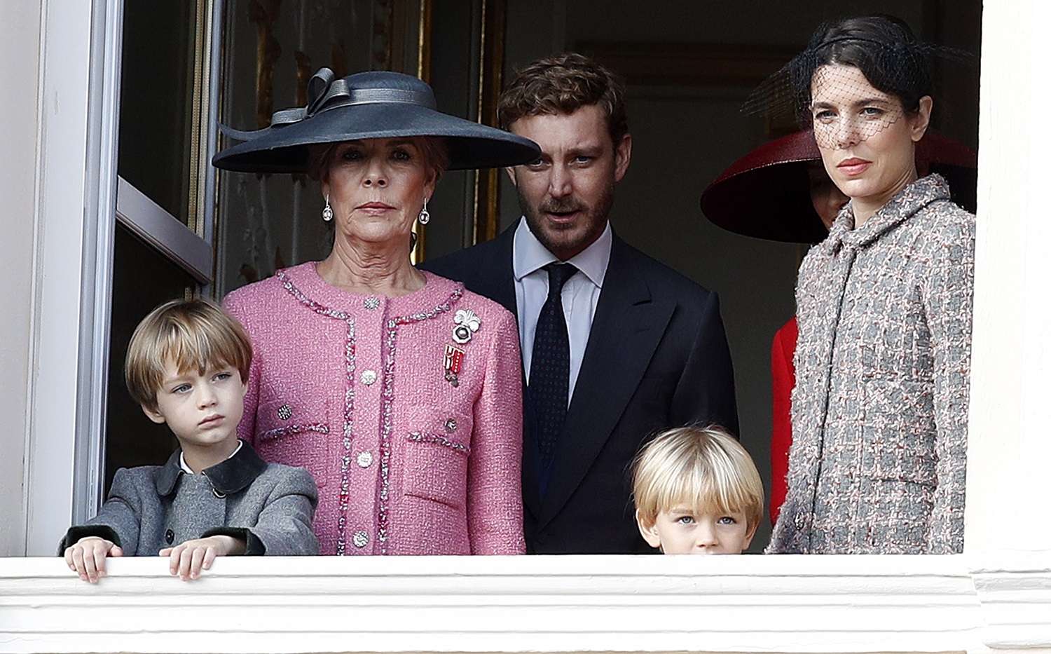 Η πριγκίπισσα Caroline του Ανόβερο, ο Pierre Casiraghi, η Charlotte Casiraghi και οι γιοι της Stefano Casiraghi και Francesco Casiraghi παρευρίσκονται στους εορτασμούς για την Εθνική Ημέρα στο Παλάτι του Μονακό, στο Μονακό, 19 Νοεμβρίου 2022.