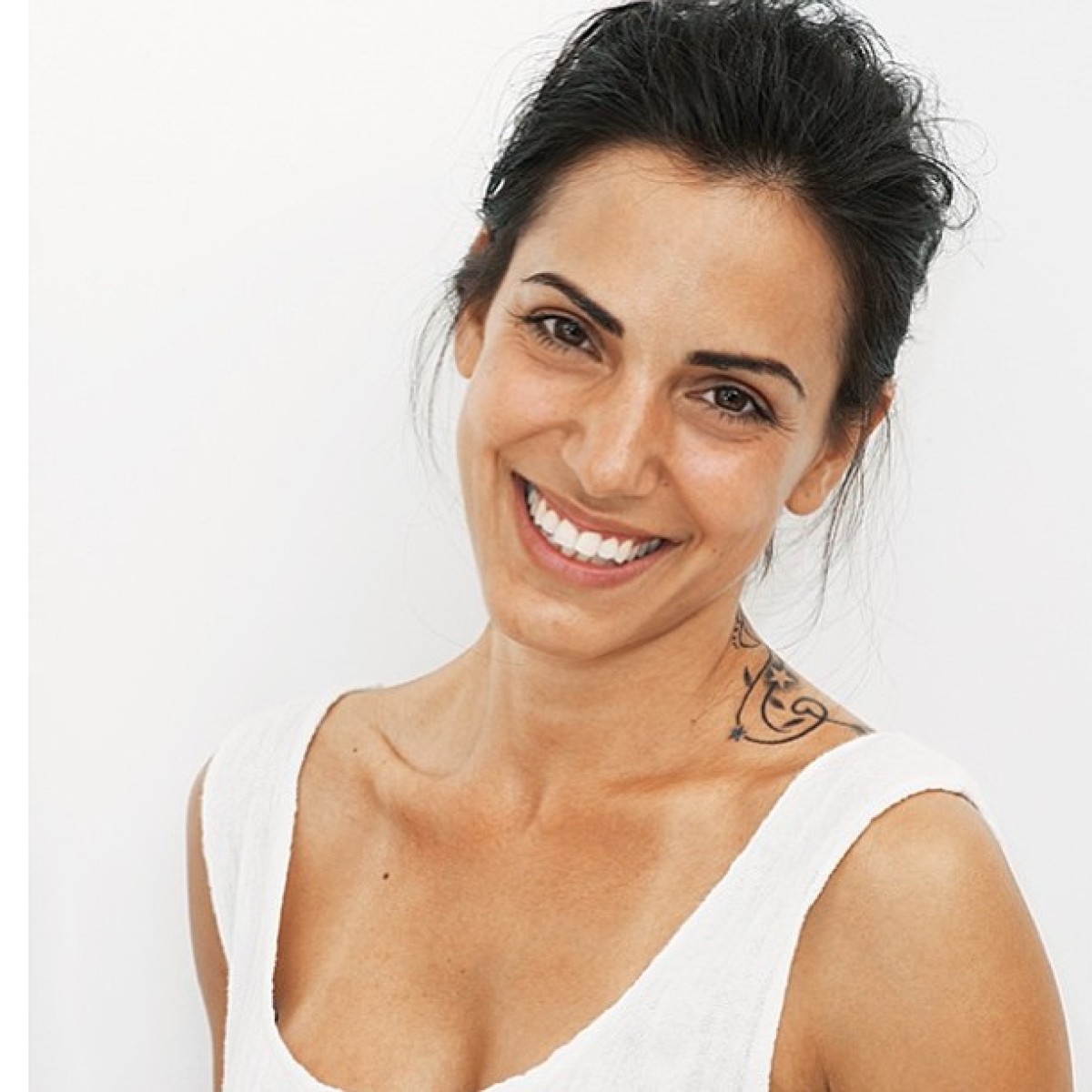 Η Ελισάβετ Σπανού χαμογελαστή