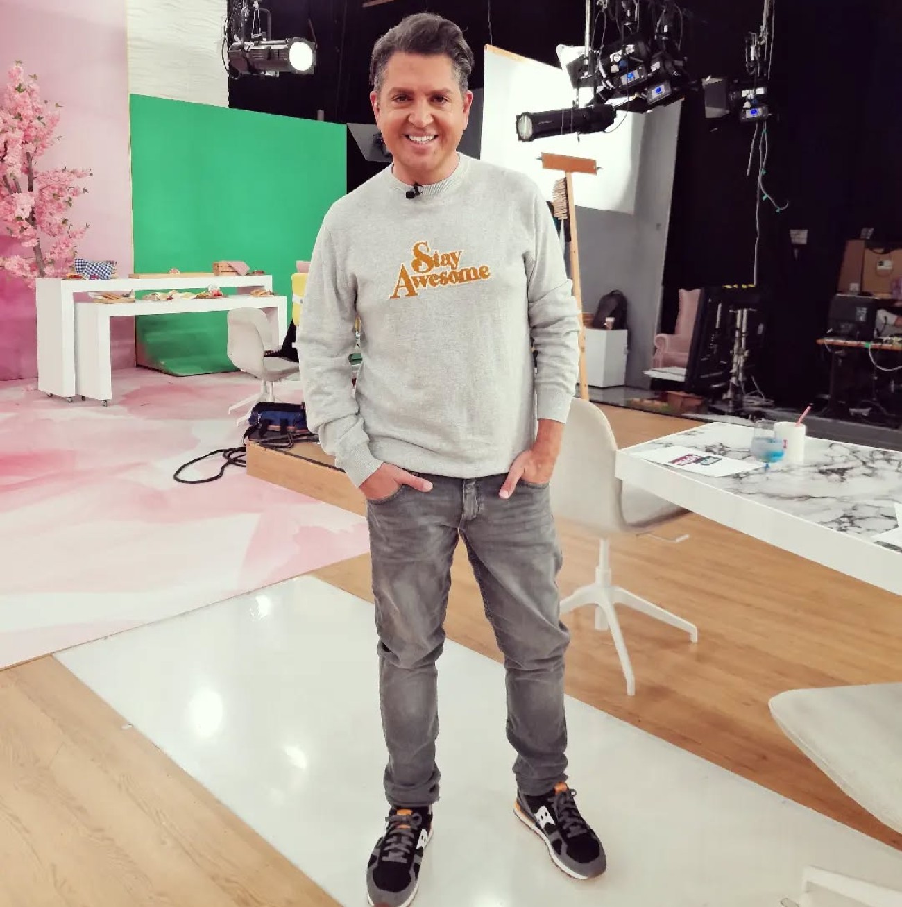 Ο Γιάννης Πουλόπουλος στο πλατό της εκπομπής Super Κατερίνα