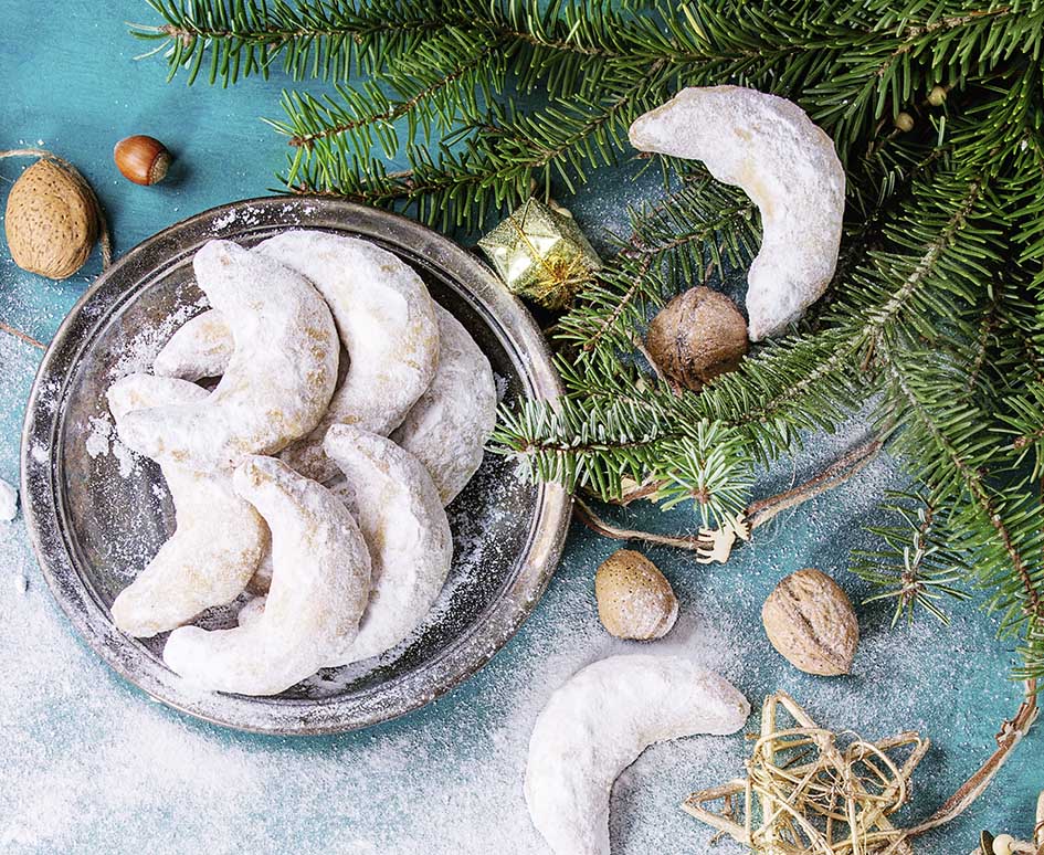 Κουραμπιέδες έτοιμοι για φάγωμα.