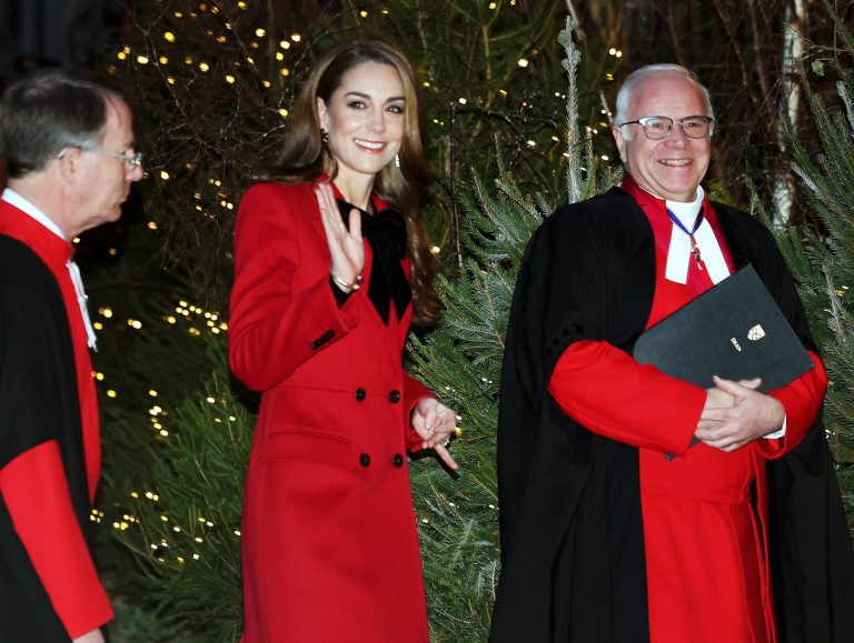 Η Catherine, πριγκίπισσα της Ουαλίας φθάνει στο Αββαείο του Ουέστμινστερ γι την ετήσια χριστουγεννιάτικη γιορτή της στο Λονδίνο, στις 6 Δεκεμβρίου 2024