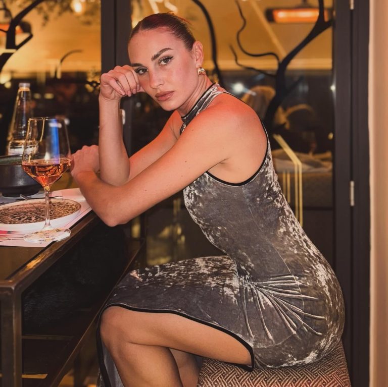 Η Κατερίνα Δαλάκα σε βραδινή έξοδο