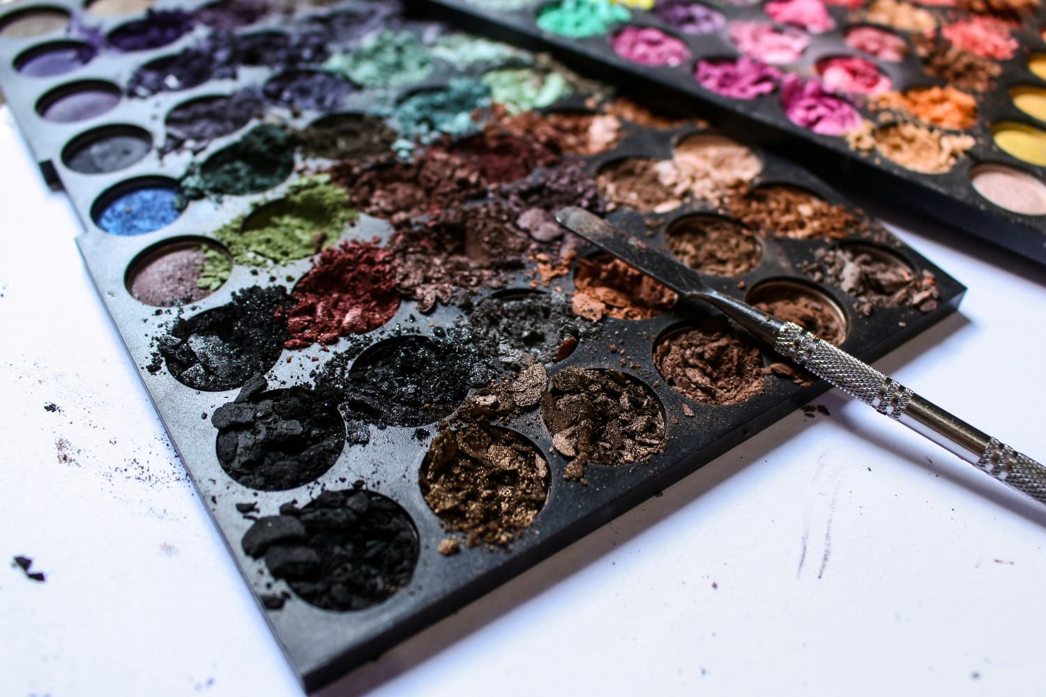 Tο χρώμα της χρονιάς 2025: Moka mousse