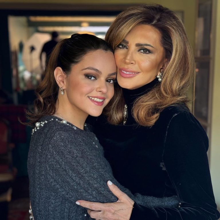 Η Μιμή Ντενίση με την κόρη της Μαριτίνα