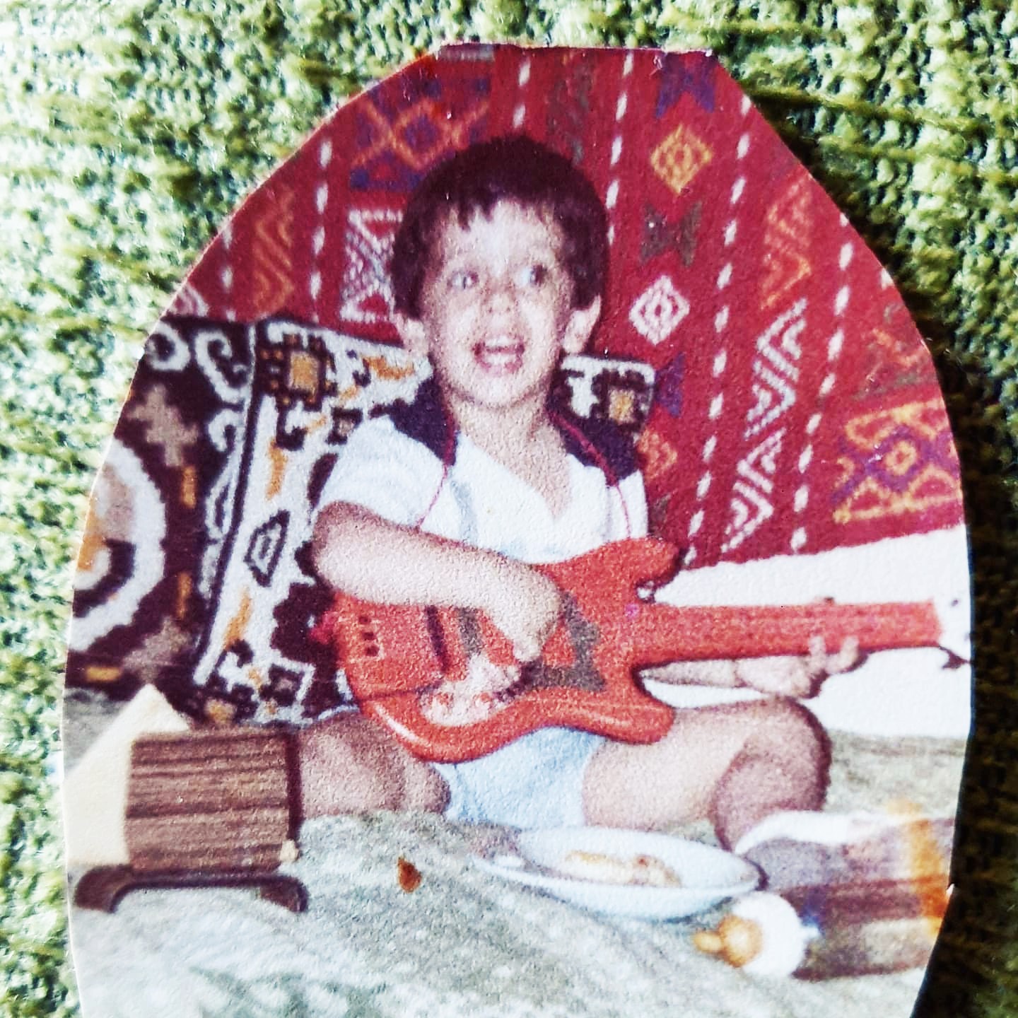 Ο τραγουδιστής Μύρωνας Στρατής σε μικρή ηλικία