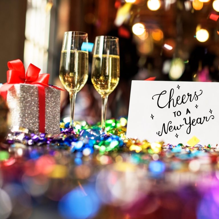 Πρωτοχρονιά με σαμπάνιες