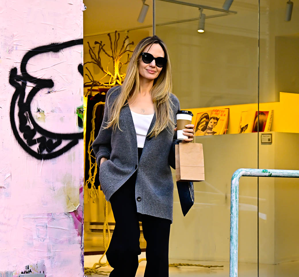 H Angelina Jolie στη Νέα Υόρκη στις 3 Δεκεμβρίου 2024.