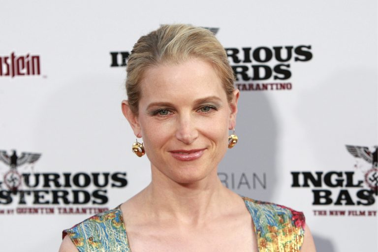 H Bridget Fonda φθάνει στην πρεμιέρα της ταινίας "Inglourious Basterds" στο Grauman's Chinese Theater στο Χόλιγουντ, στις 10 Αυγούστου 2009