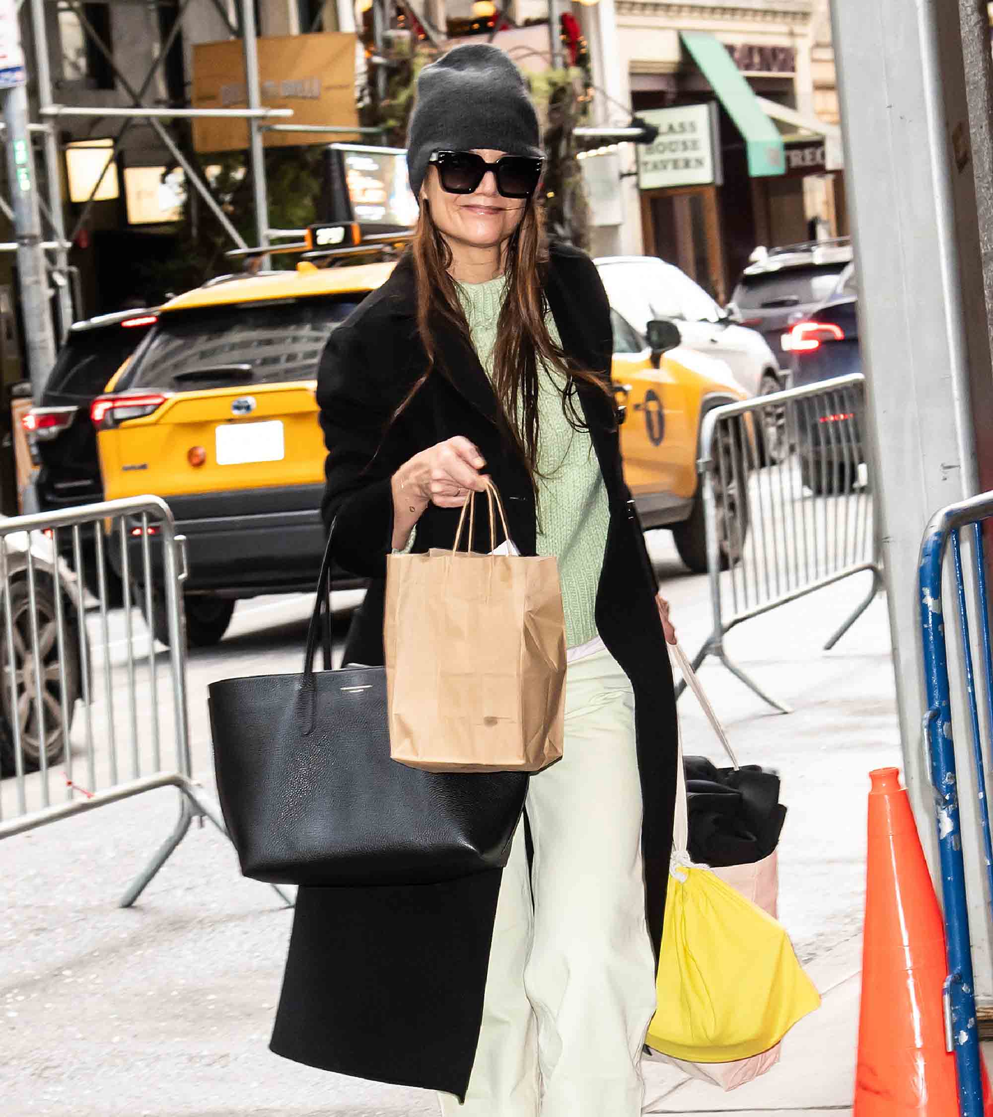 H Katie Holmes φτάνοντας στην εκπομπή 'Our Town' στις 11 Ιανουαρίου 2025 στη Νέα Υόρκη.