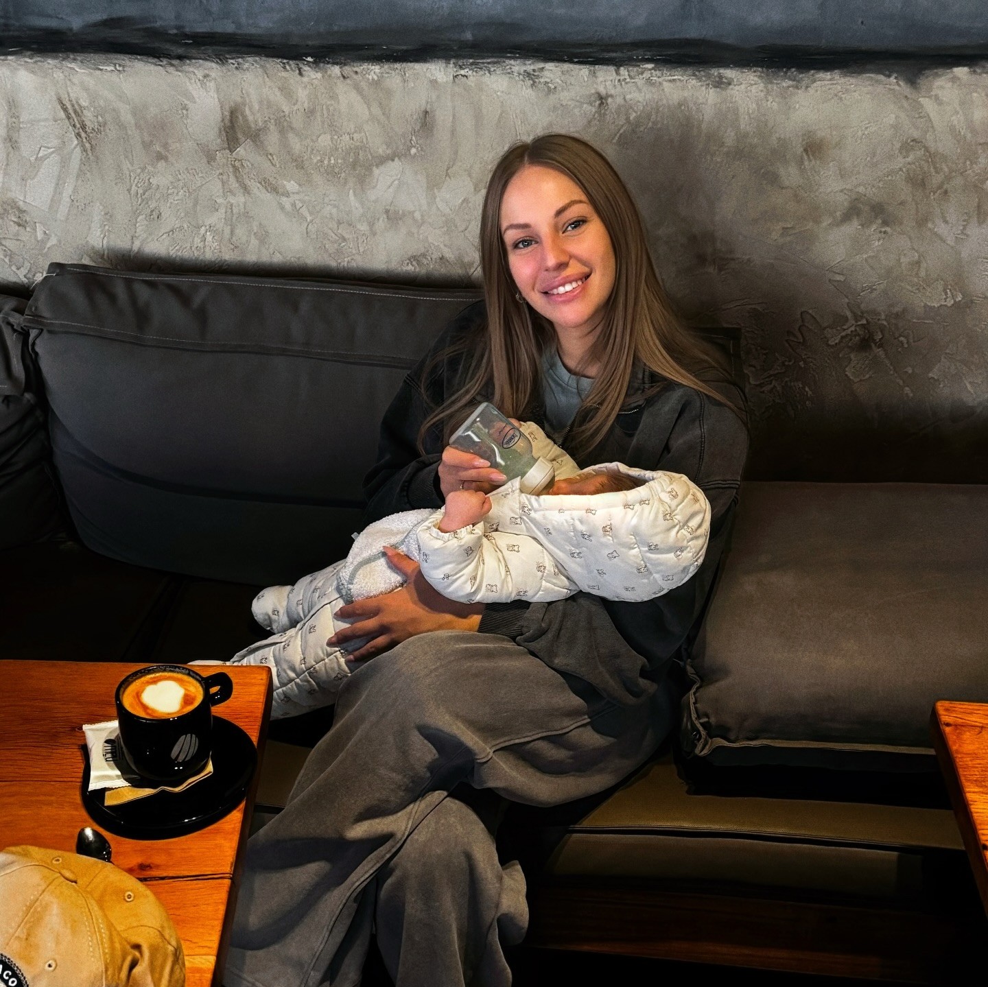 Η Ανδρομάχη με το μωρό της στην αγκαλιά