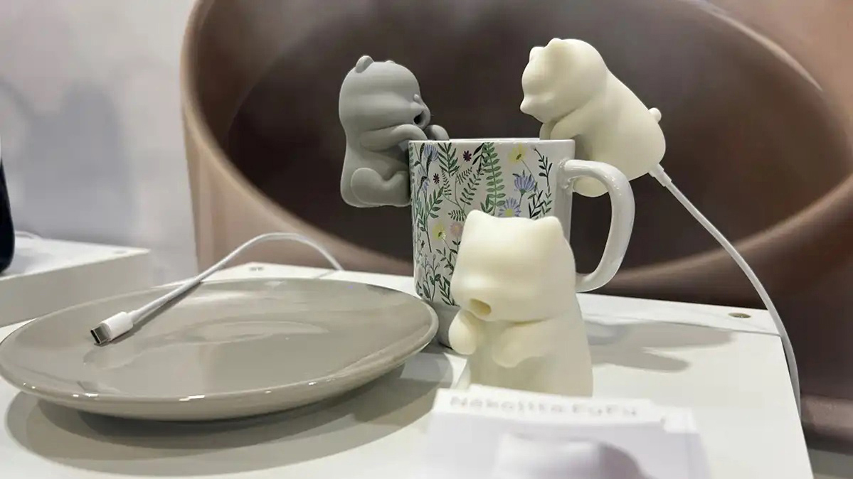 To ρομποτάκι γατάκι φου φου που βοηθά να κρυώσουν σούπες και ροφήματα