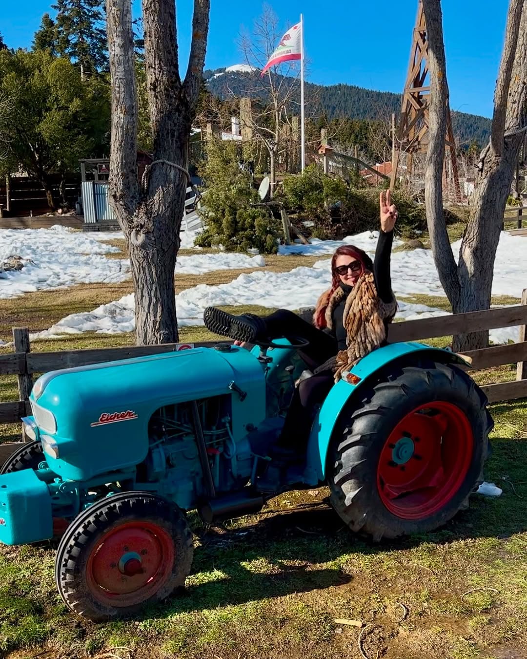 Καίτη Γαρμπή τρακτέρ