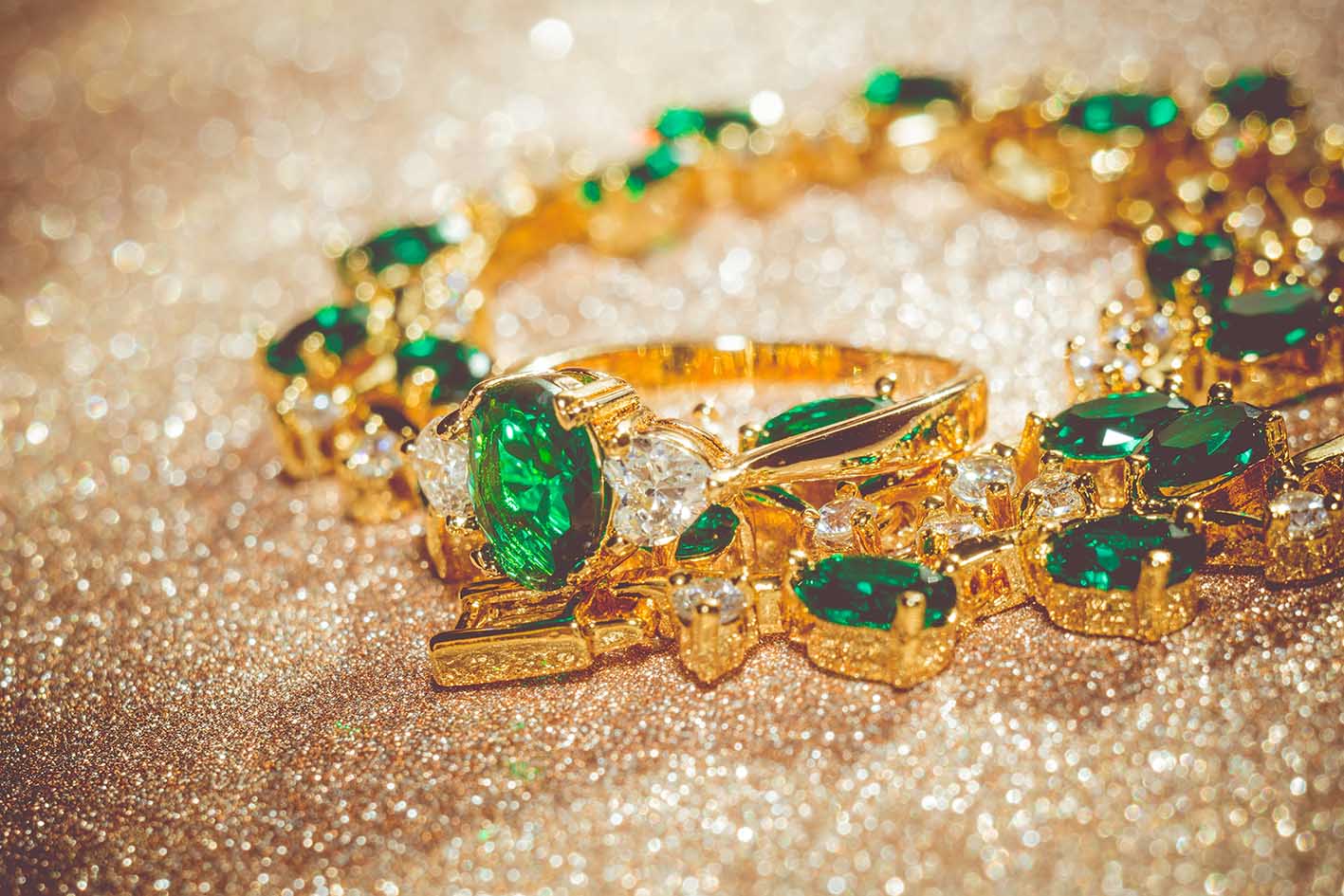 Κόσμημα με σμαράγδι και χρυσό