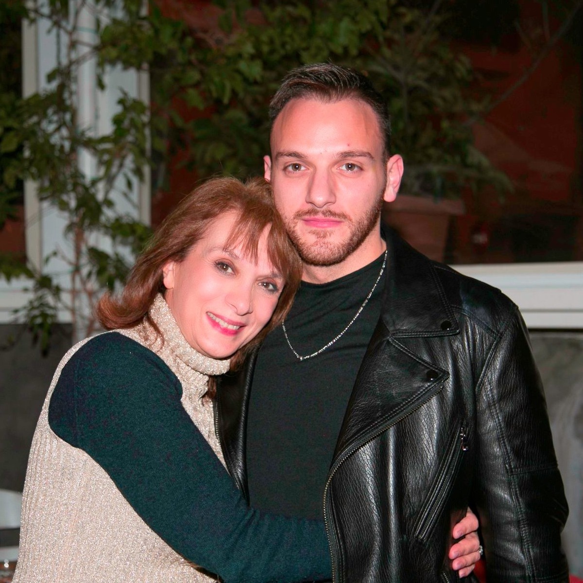 Η μαίρη Βιδάλη με τον γιο της Κάρολο