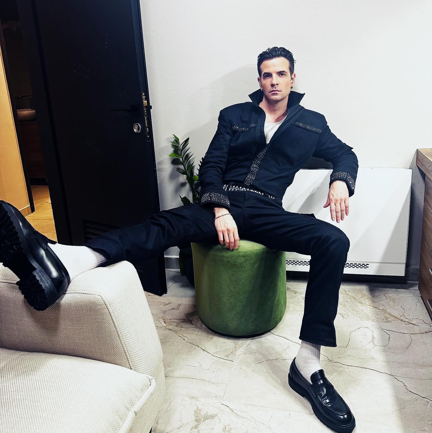 Ο Νίνο στο καμαρίνι του