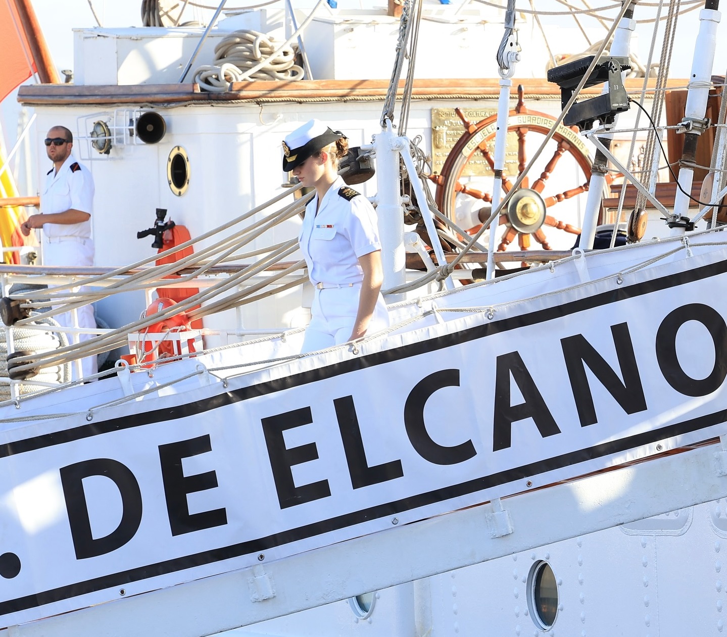 Η πριγκίπισσα Leonor της Ισπανίας αποβιβάζεται από το εκπαιδευτικό πλοίο στην Τενερίφη