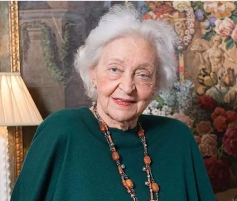 Η τραγουδίστρια Στέλλα Γκρέκα