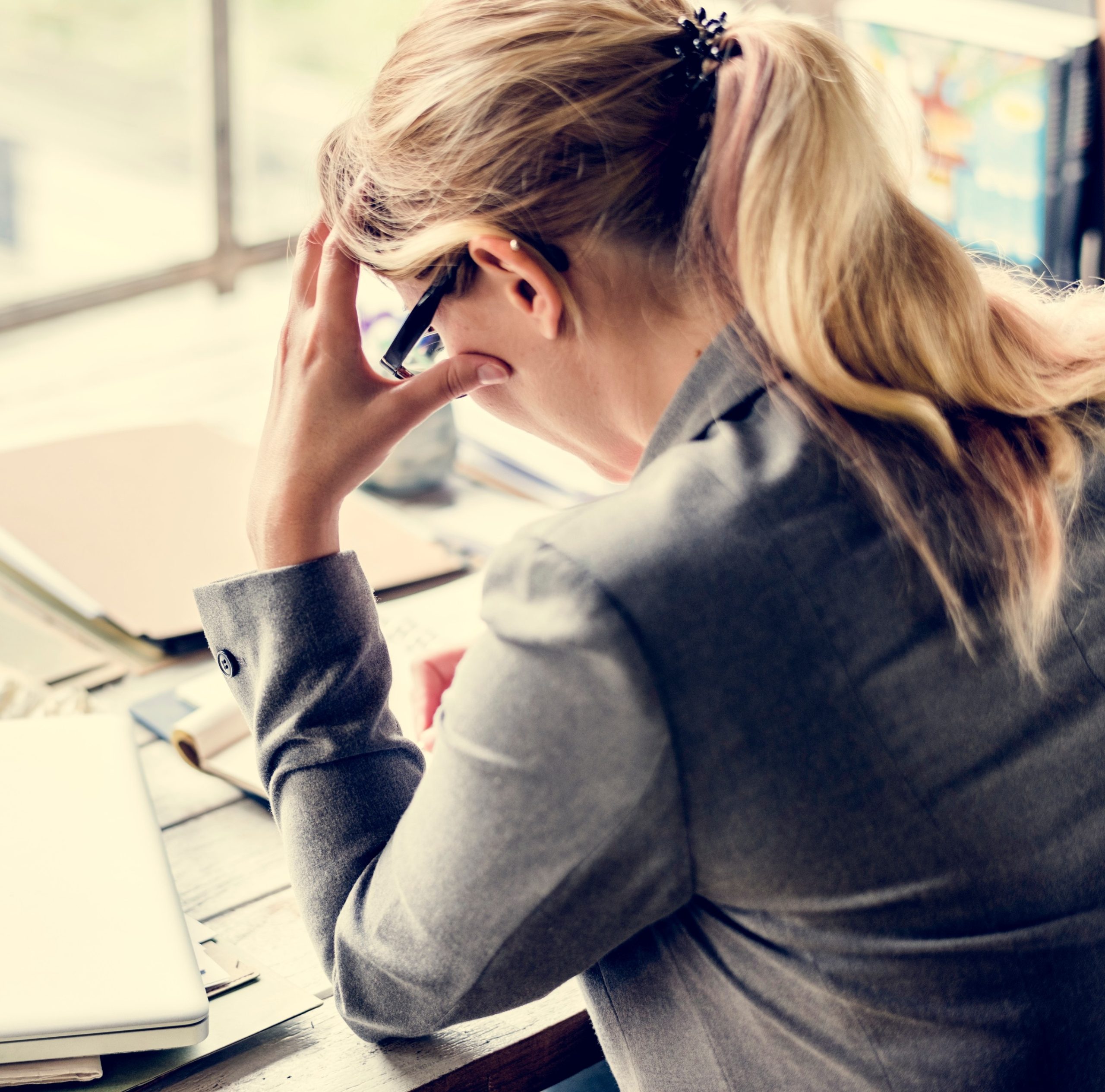 Γυναίκα εργάζεται