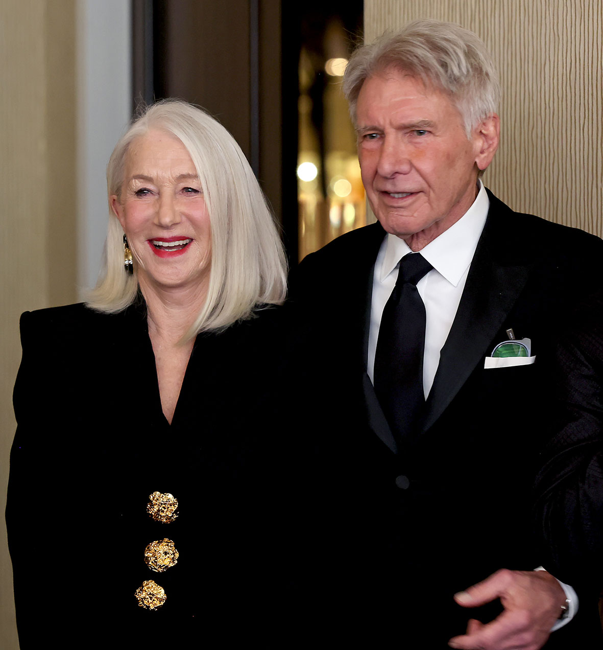 Η Helen Mirren και ο Harrison Ford παρευρίσκονται στα 37α Ετήσια American Cinematheque Awards προς τιμήν της Helen Mirren, του Kevin Goetz και της Screen Engine στο The Beverly Hilton στις 15 Φεβρουαρίου 2024 στο Beverly Hills της Καλιφόρνια.