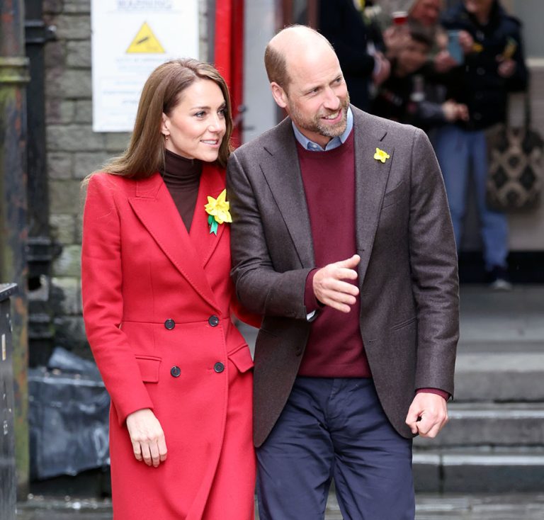 H Catherine, πριγκίπισσα της Ουαλίας και ο πρίγκιπας William, σε επίσκεψή τους στο αγορά στο Pontypridd της Ουαλίας, στις 26 Φεβρουαρίου 2025. Τον Δεκέμβριο του 2024, η πόλη ήταν μια από τις πολλές πόλεις σε όλη την Ουαλία που επλήγη από τις σοβαρές πλημμύρες ως αποτέλεσμα της καταιγίδας Bert και της καταιγίδας Darragh. Ο πρίγκιπας και η πριγκίπισσα συναντήθηκαν με κατοίκους της περιοχής, μαθαίνοντας για τις εμπειρίες τους και τον αντίκτυπο των πρόσφατων γεγονότων στην πόλη.