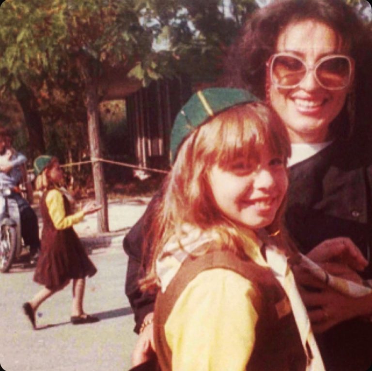 Η Νίνα Λοτσάρη σε παιδική ηλικία