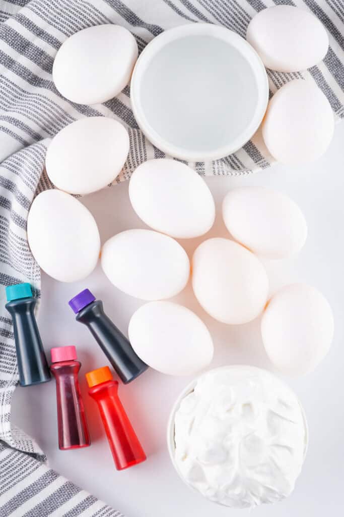 Aυγά ξίδι και χρώματα ζαχαροπλαστικής