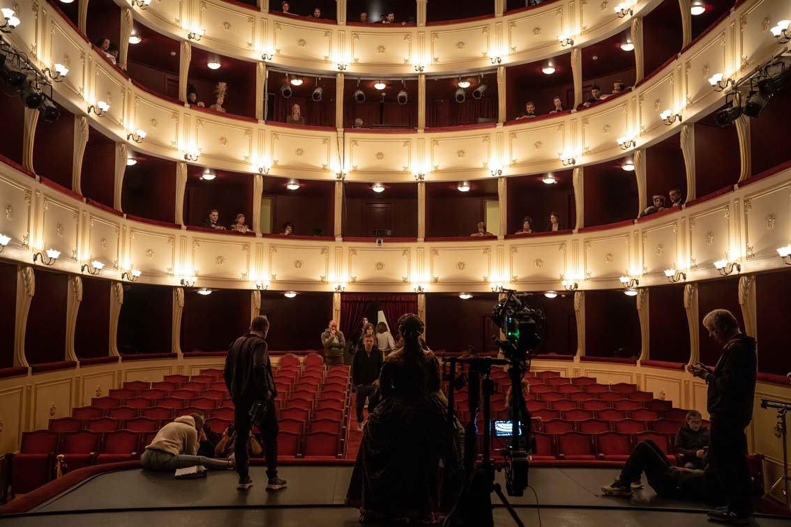 Σκηνή από την τηλεοπτική σειρά που ετοιμάζεται για την ΕΡΤ