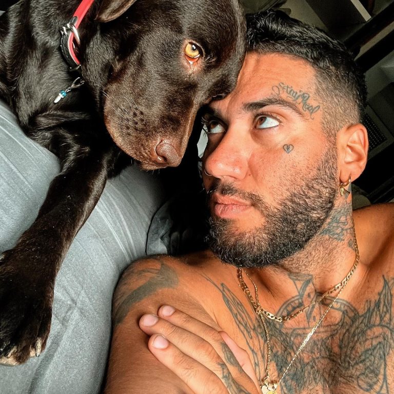 Ο Mente Fuerte με τον σκύλο του