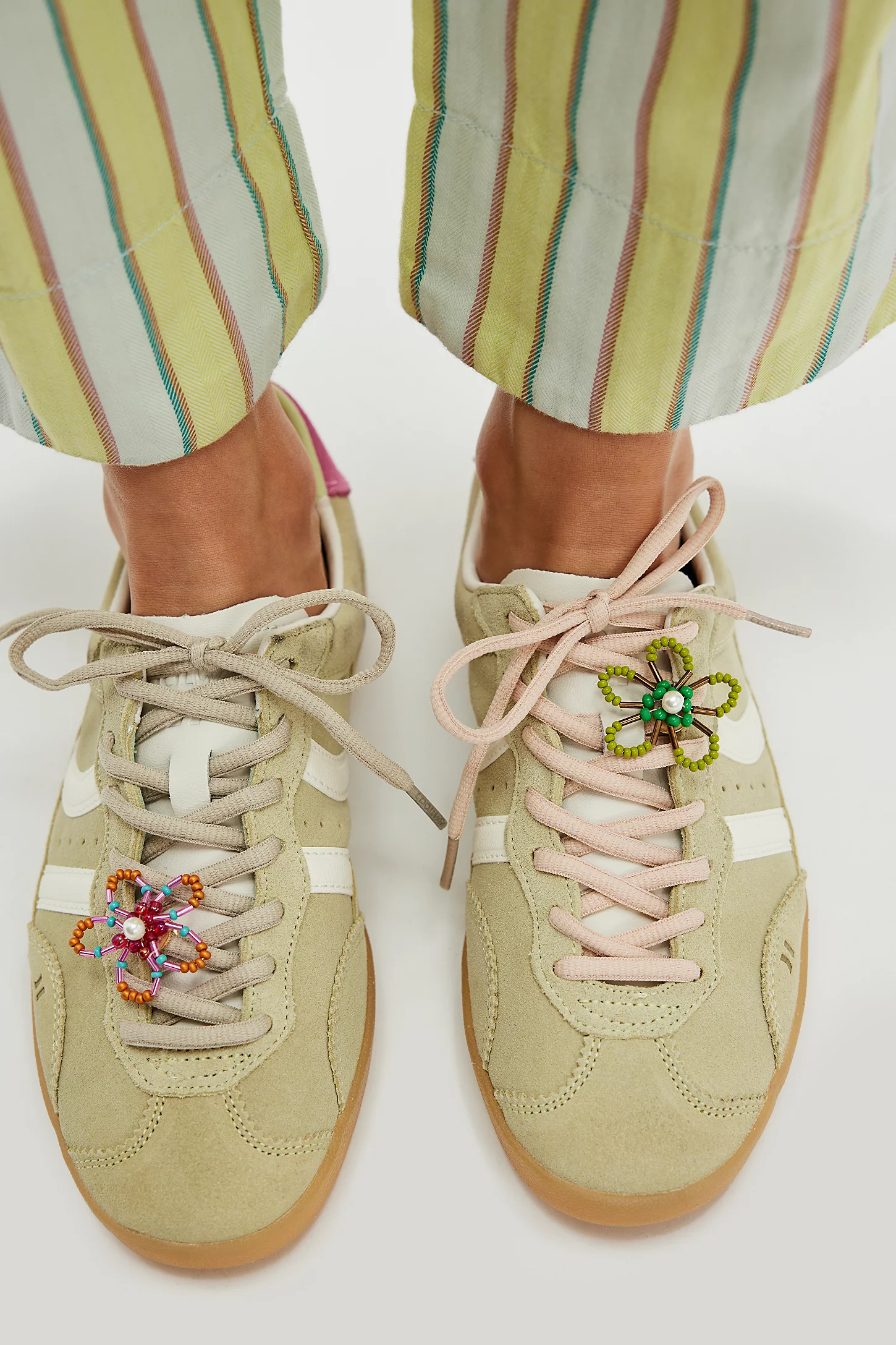 Sneakers σε παλ χρώμα