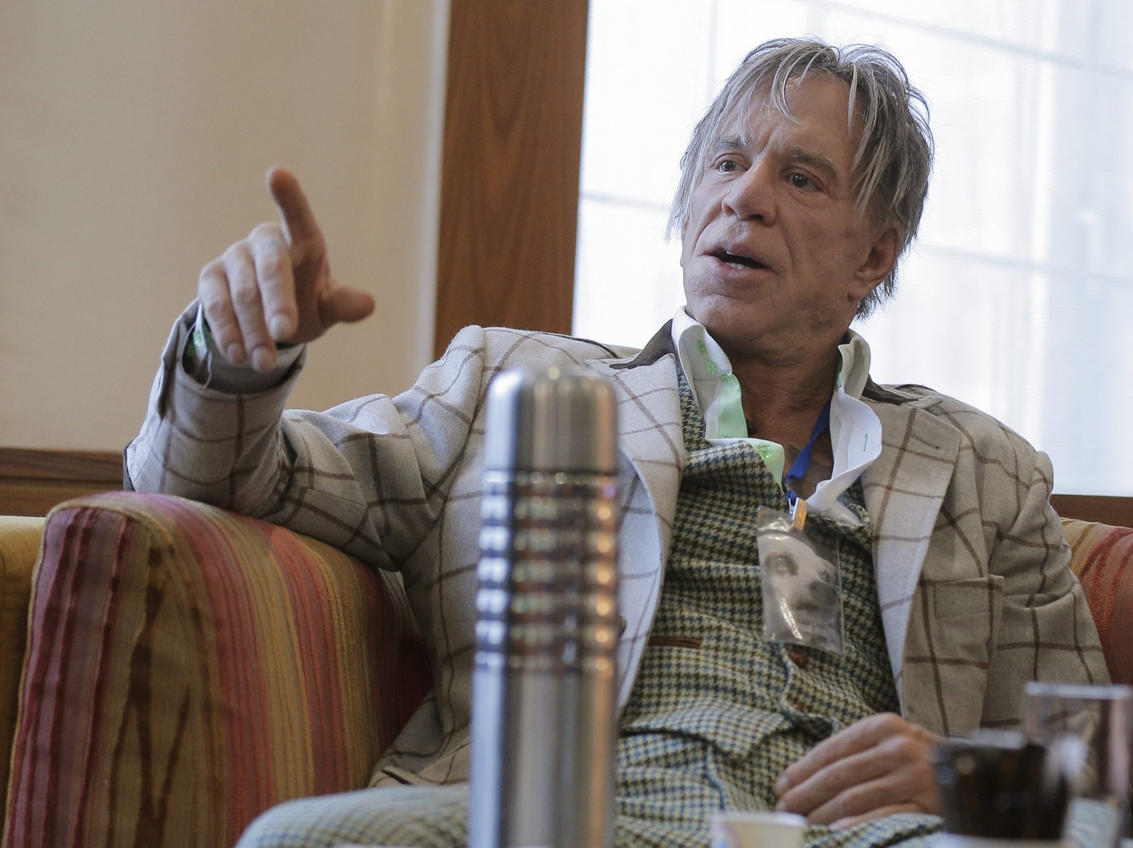 O Mickey Rourke μετά τη συνέντευξη Τύπου στη Μόσχα, στις 25 Νοεμβρίου 2014